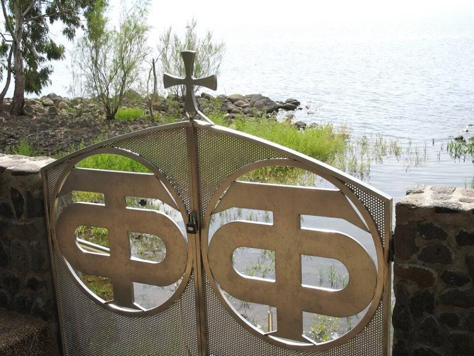 храм 12 апостолов